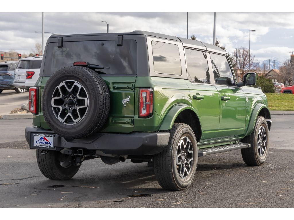 Image of 2023 Ford Bronco Outer Banks Wagon
