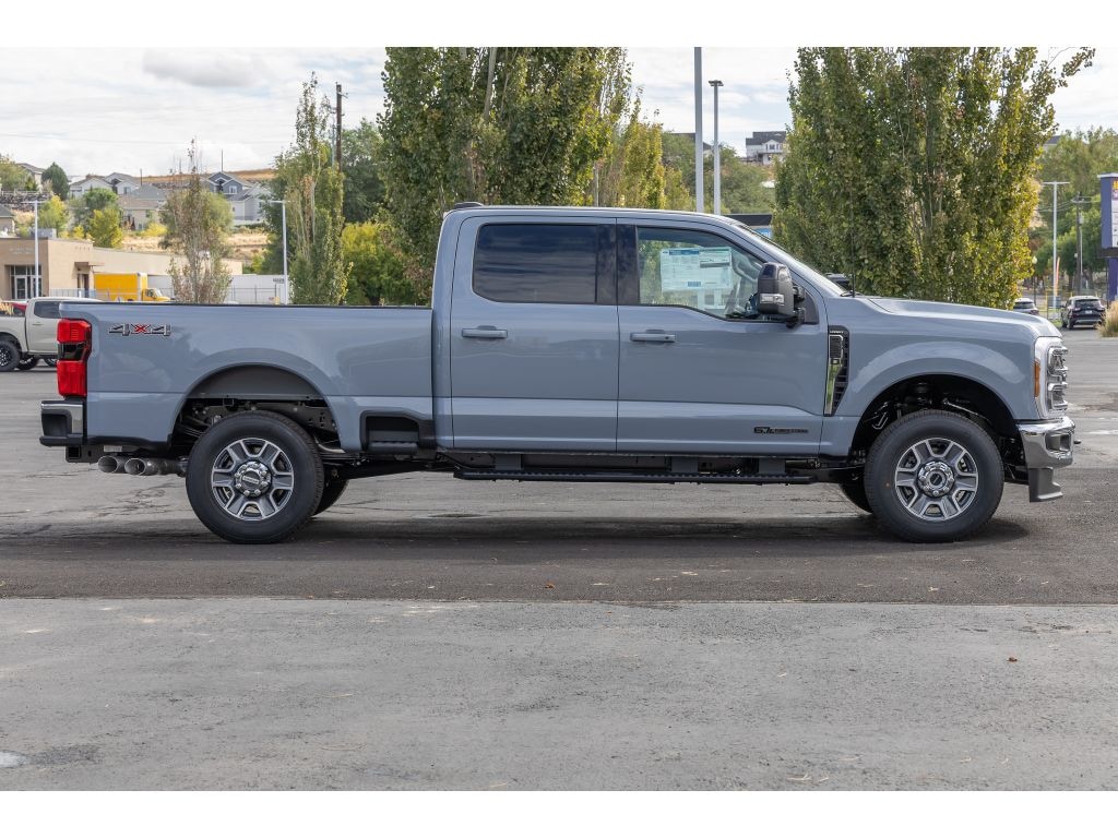 New 2026 Ford F-350 Lariat Cab; Crew