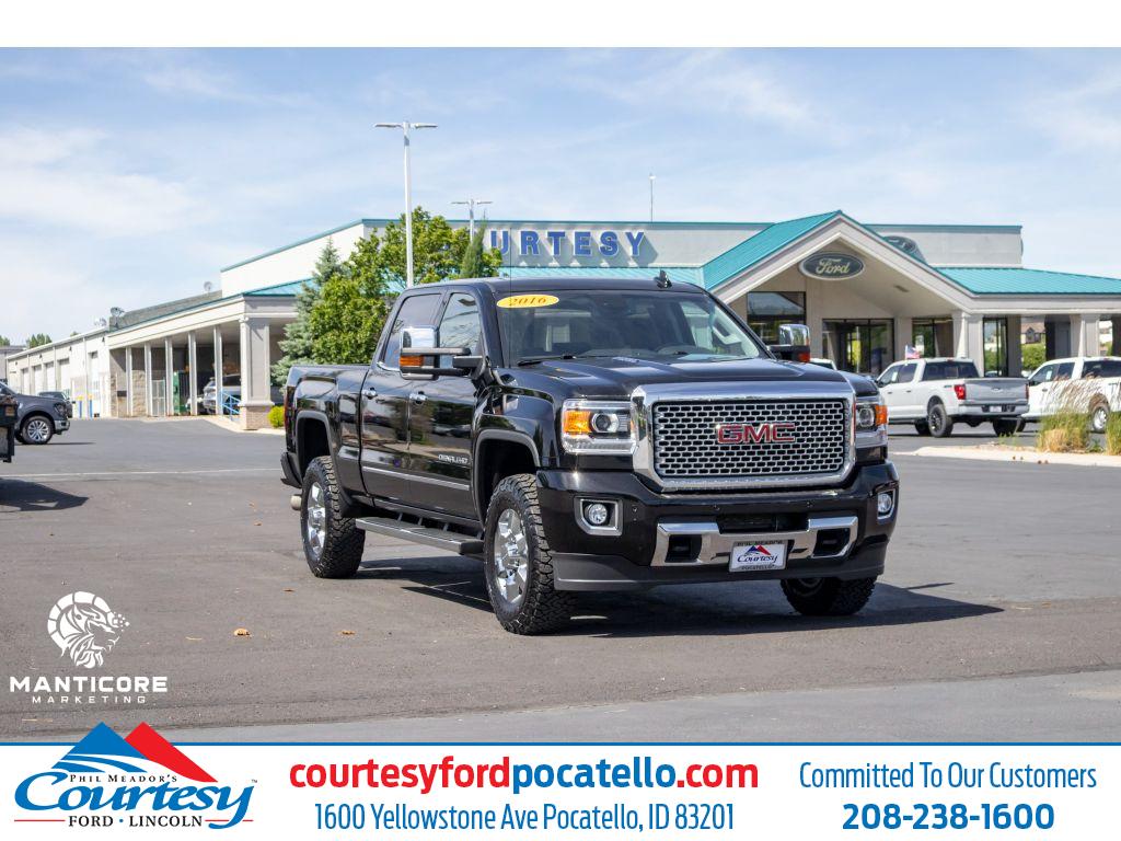 2016 GMC Sierra 4WD Crew Cab Standard Box Denali's photo