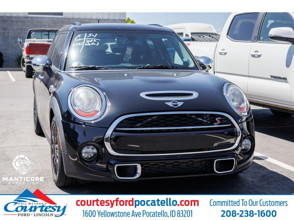 2017 MINI Cooper S 4 Door's photo