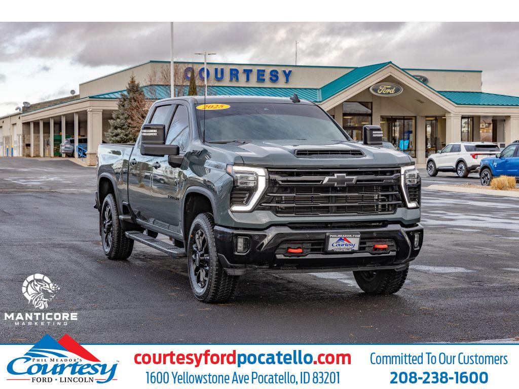 2025 Chevrolet Silverado 3500HD LT's photo