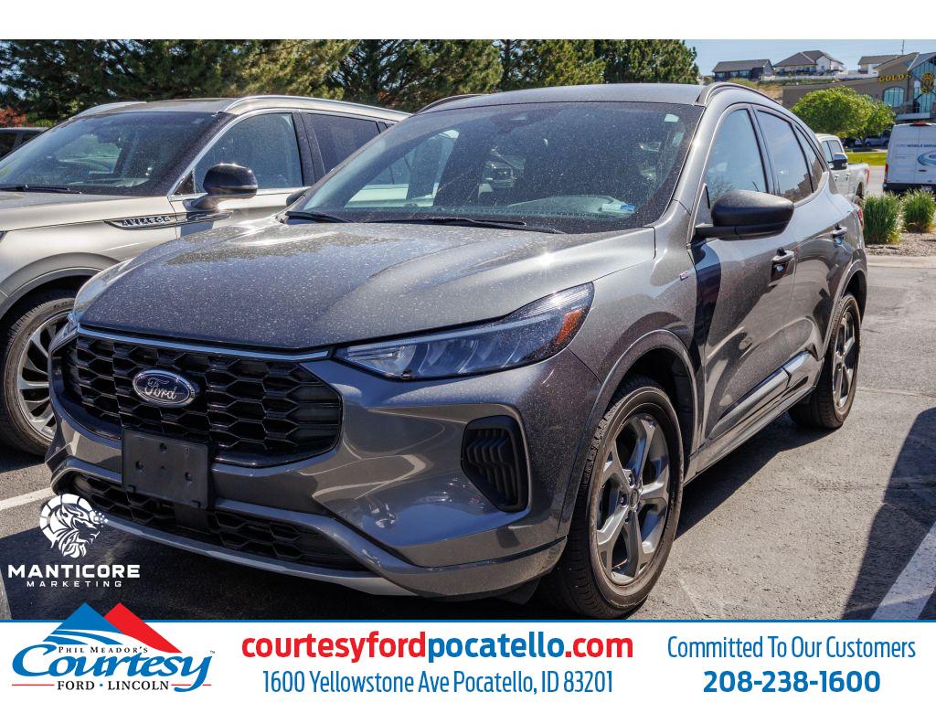 2023 Ford Escape ST-Line AWD's photo