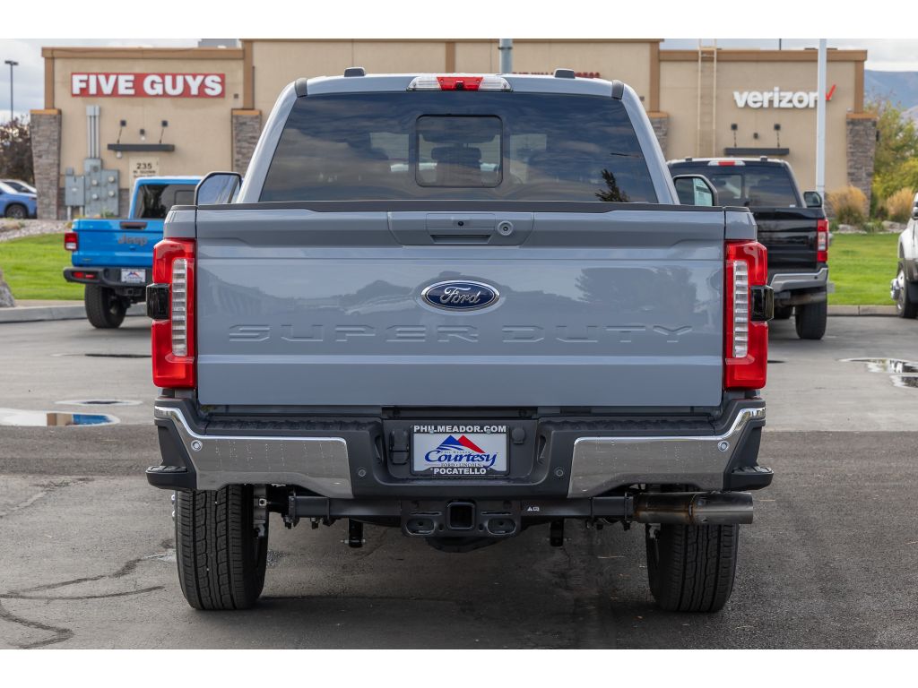 2026 Ford F-350 Lariat photo 4