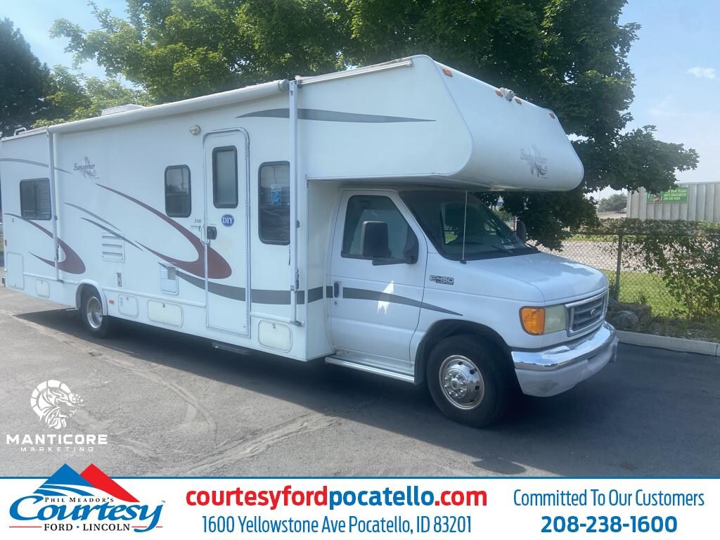 Used 2003 Ford E-450 Super Duty Forest River Sunseeker 3100 Base Cutaway; Cube Van