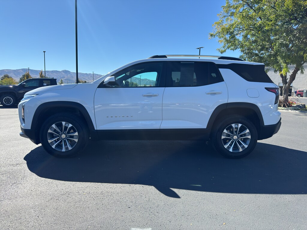 2025 Chevrolet Equinox LT photo 3