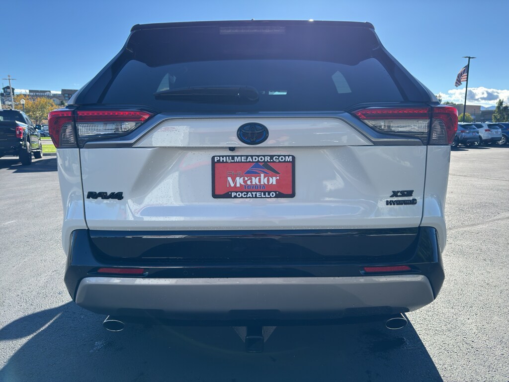 2022 Toyota RAV4 Hybrid XSE photo 3