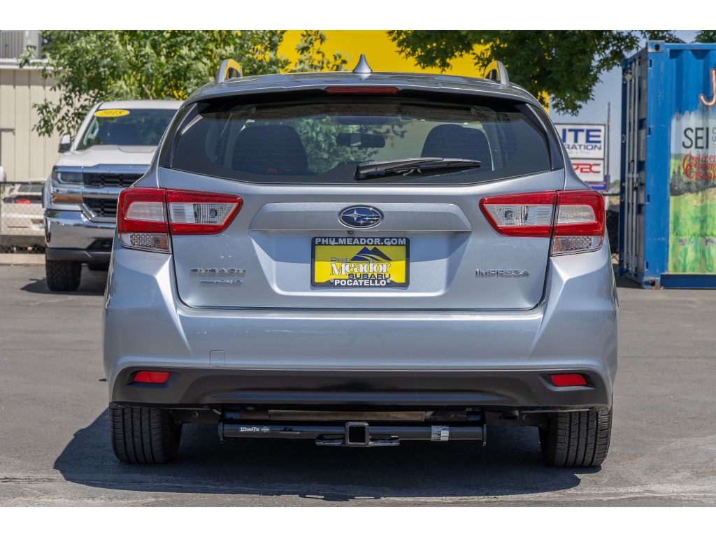 2019 Subaru Impreza Premium photo 3