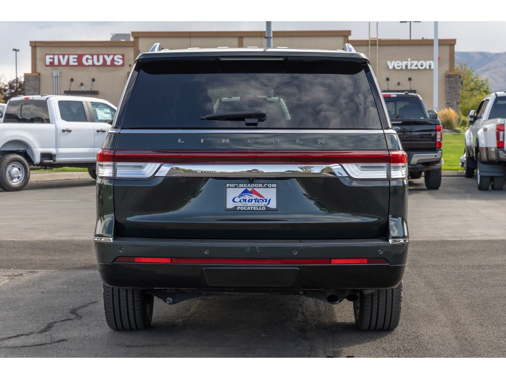 2024 Lincoln Navigator Black Label photo 3