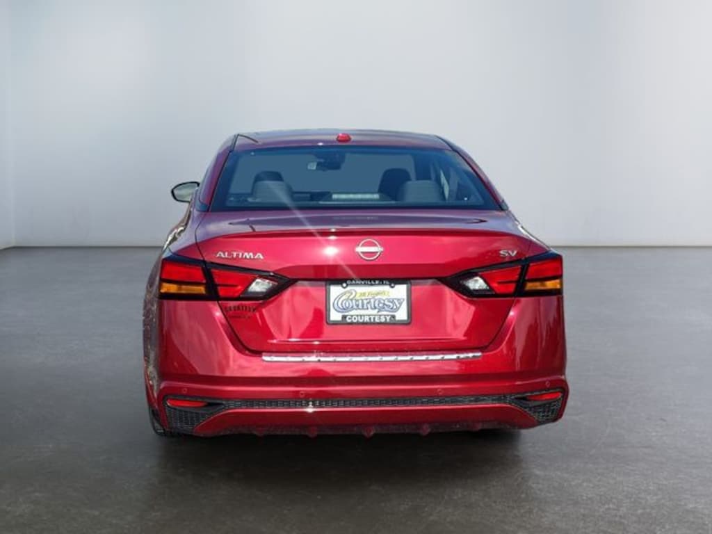 Used 2023 Nissan Altima 2.5 SV Sedan