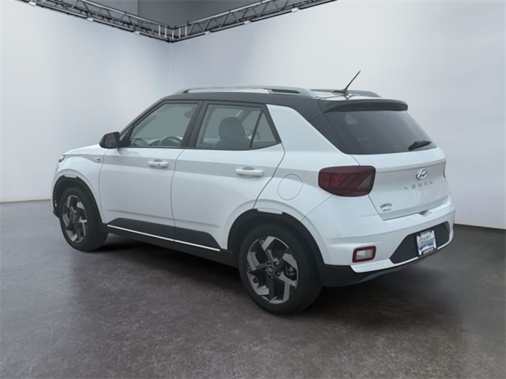 Used 2023 Hyundai Venue Limited SUV
