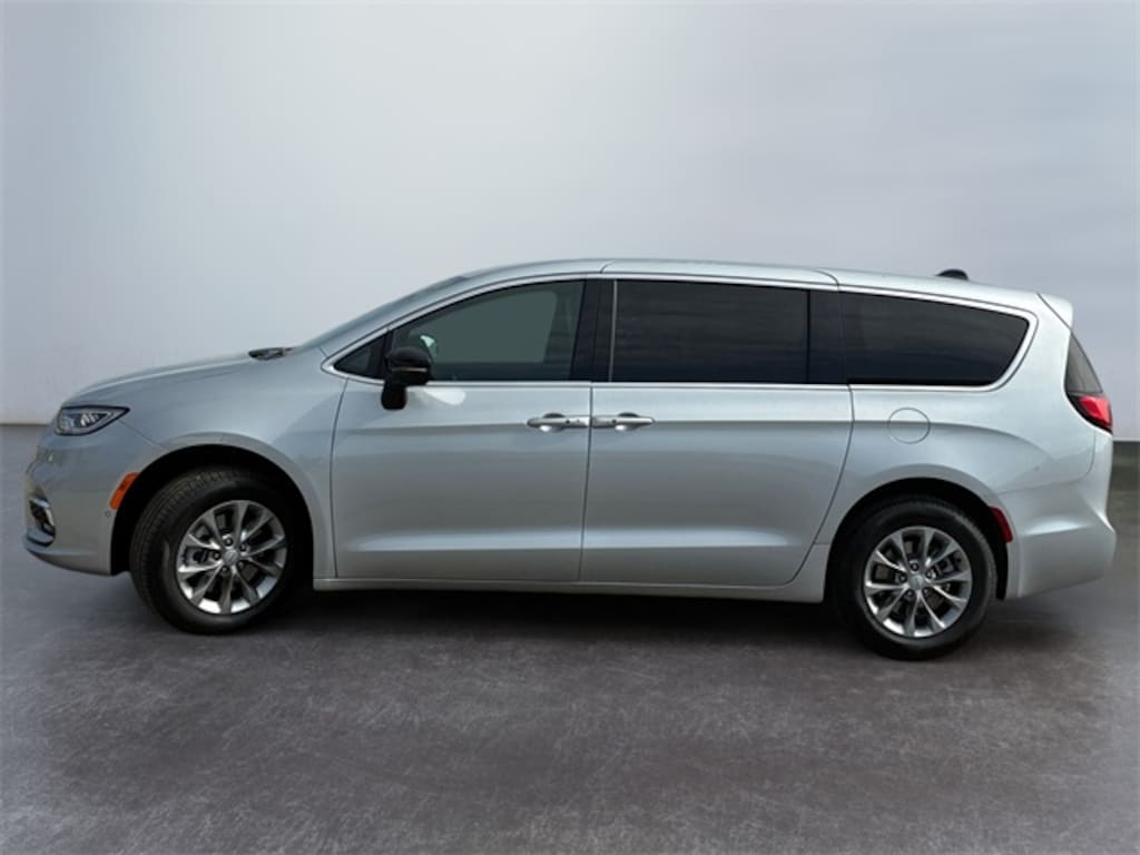 New 2026 Chrysler Pacifica SELECT AWD Passenger Van
