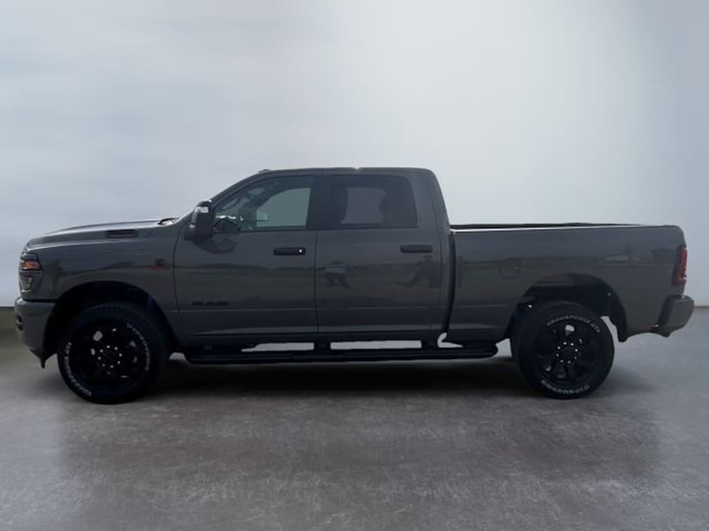 New 2026 Ram 2500 BIG HORN CREW CAB 4X4 6'4 BOX Pickup