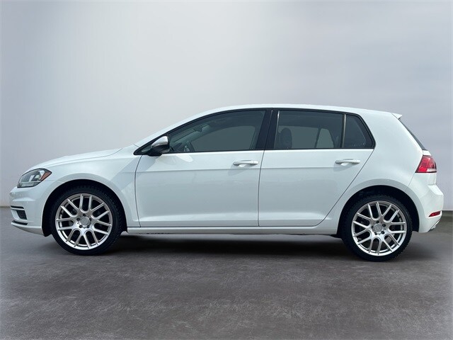2021 Volkswagen Golf TSI photo 2
