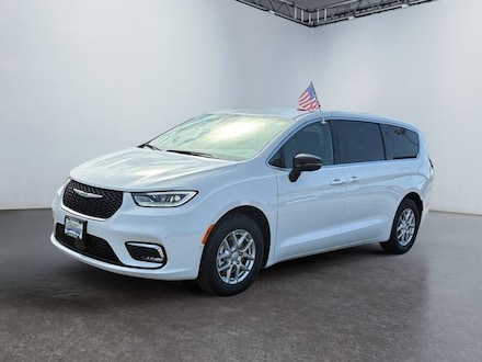 Featured new 2026 Chrysler Pacifica SELECT Passenger Van for sale in Danville, IL