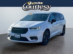2026 Chrysler Pacifica SELECT Passenger Van