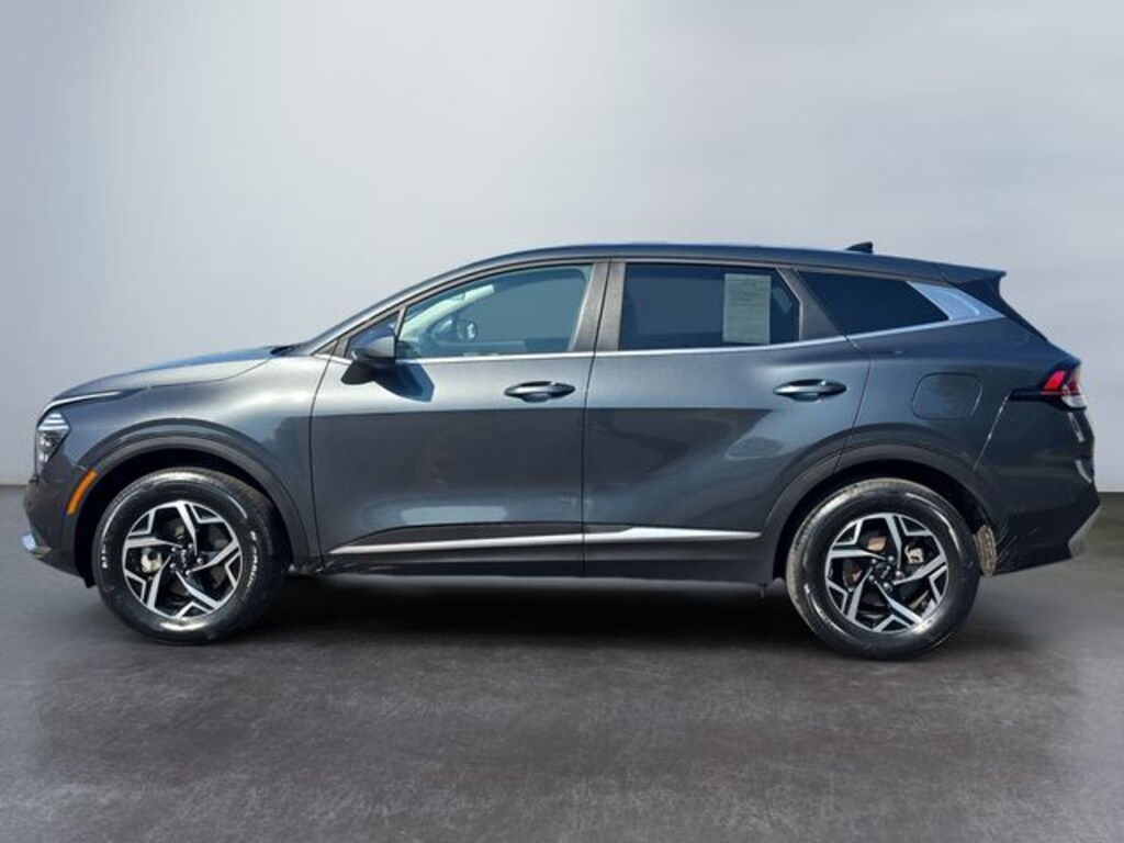 Used 2025 Kia Sportage LX SUV