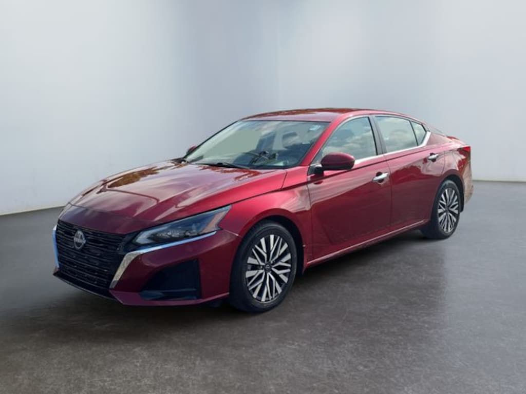 Used 2023 Nissan Altima 2.5 SV Sedan