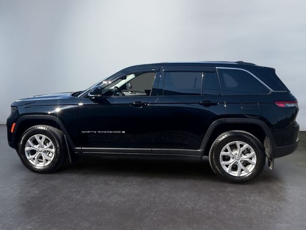 Used 2024 Jeep Grand Cherokee Limited SUV