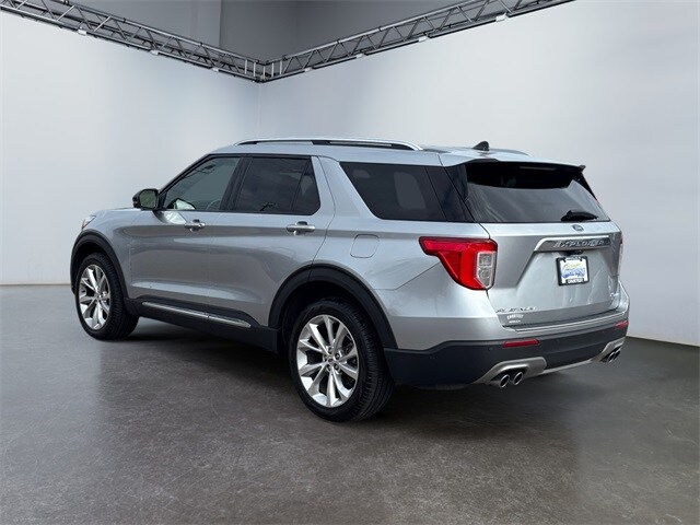 2022 Ford Explorer Platinum photo 3