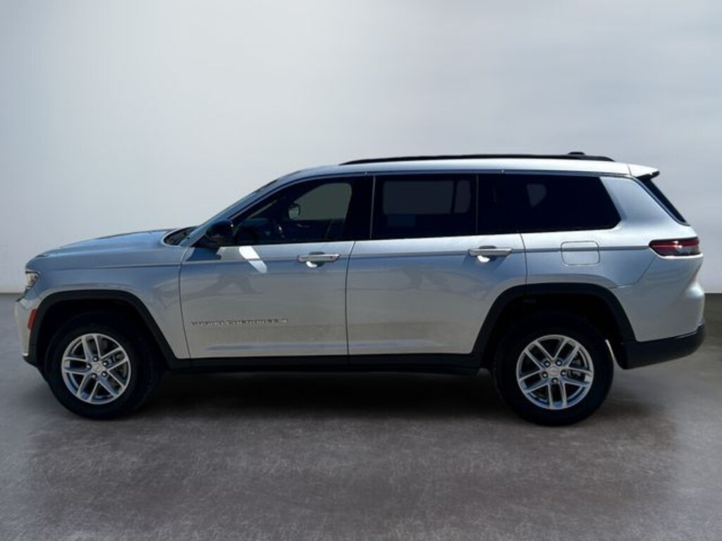 Used 2025 Jeep Grand Cherokee L Laredo SUV