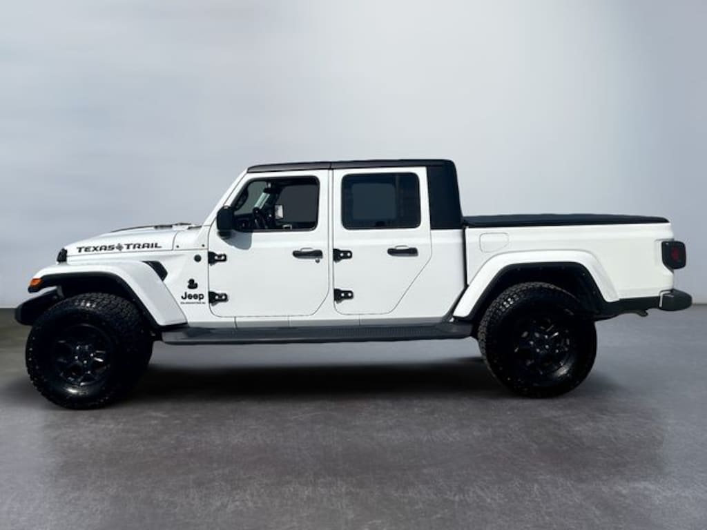 Used 2023 Jeep Gladiator Sport Truck Crew Cab