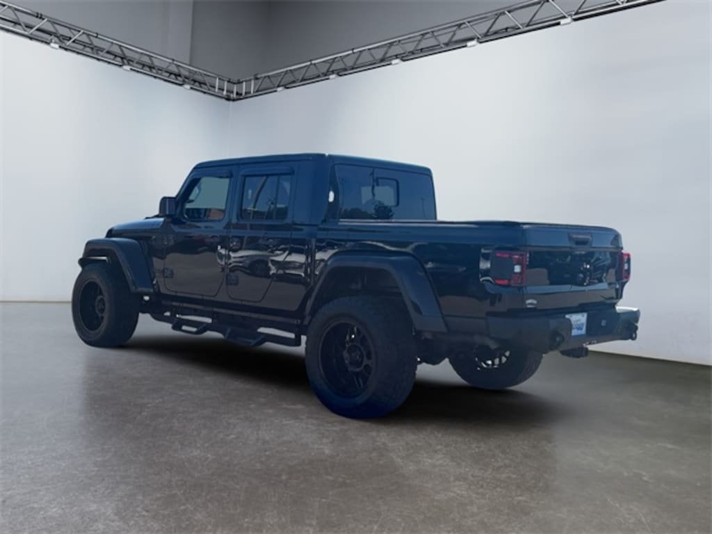 Used 2021 Jeep Gladiator Overland Truck Crew Cab