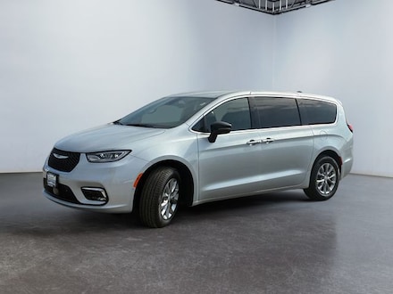 Featured new 2026 Chrysler Pacifica SELECT AWD Passenger Van for sale in Danville, IL