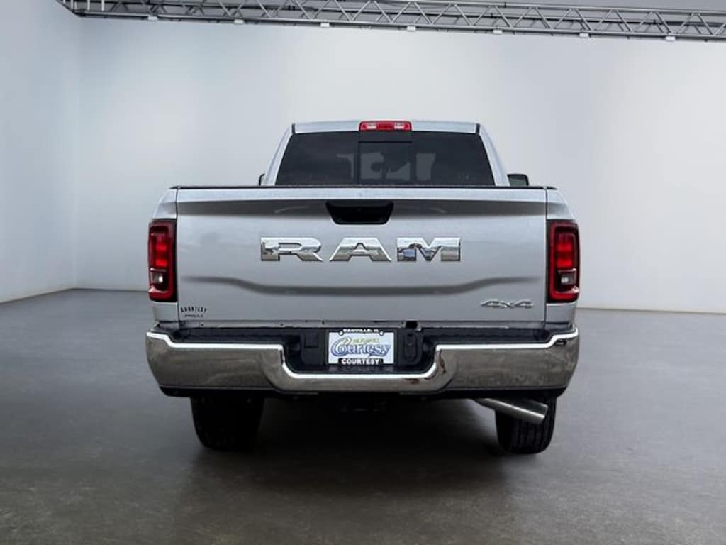 New 2026 Ram 2500 TRADESMAN CREW CAB 4X4 6'4 BOX Pickup