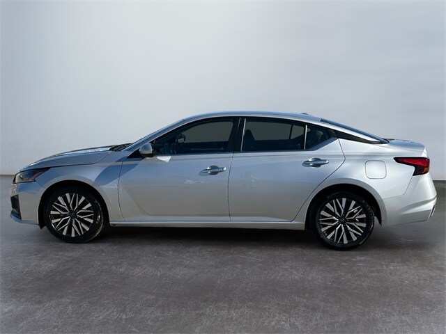 2023 Nissan Altima 2.5 SV photo 2