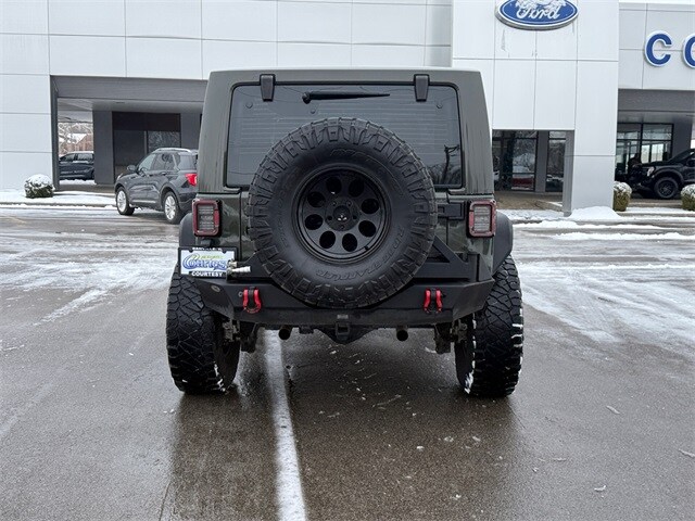 2015 Jeep Wrangler Rubicon photo 2