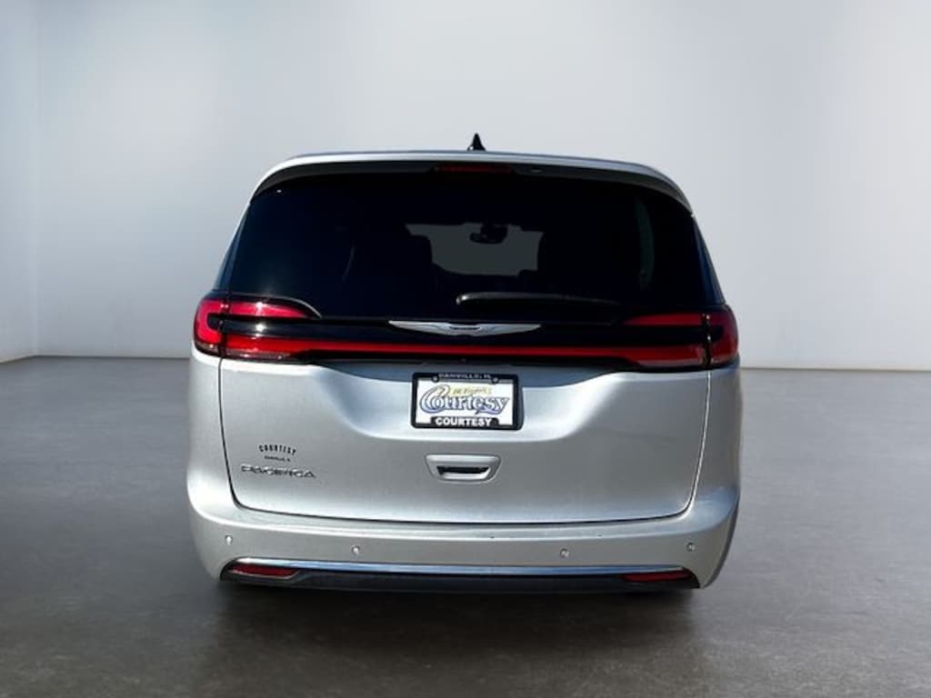 Used 2024 Chrysler Pacifica Touring L Van Passenger Van