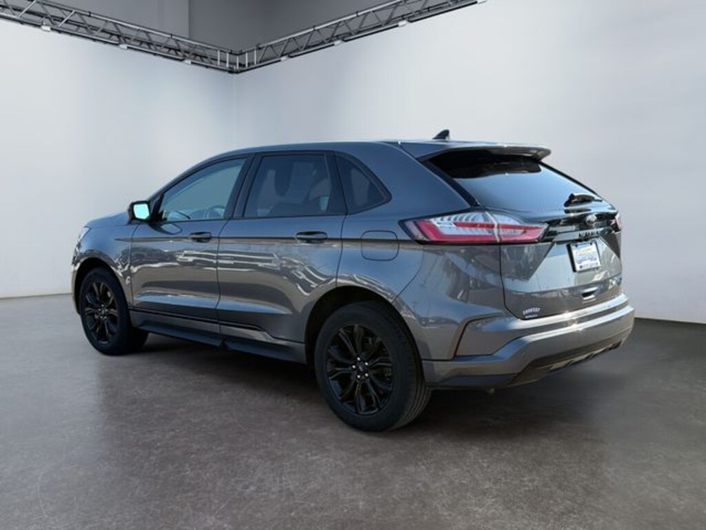 Used 2023 Ford Edge SE SUV