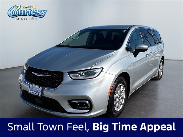 2023 Chrysler Pacifica Van Passenger Van 