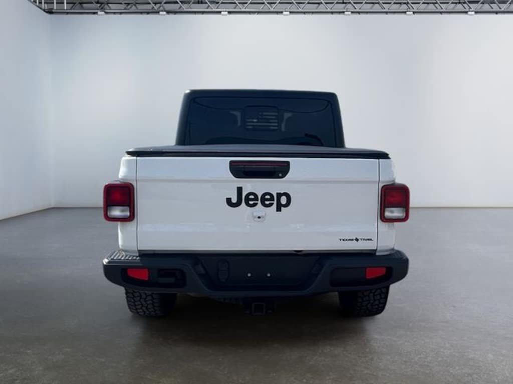 Used 2023 Jeep Gladiator Sport Truck Crew Cab