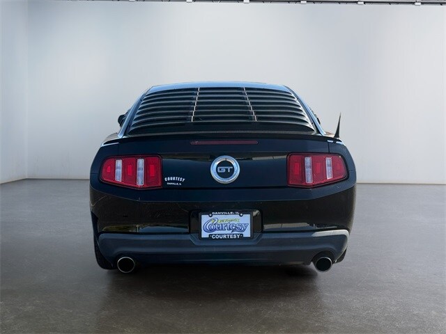 2010 Ford Mustang GT photo 4