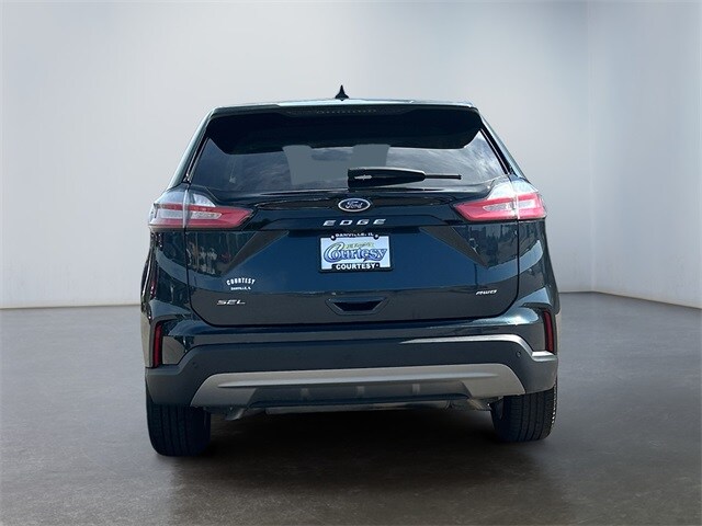 2023 Ford Edge SEL photo 4