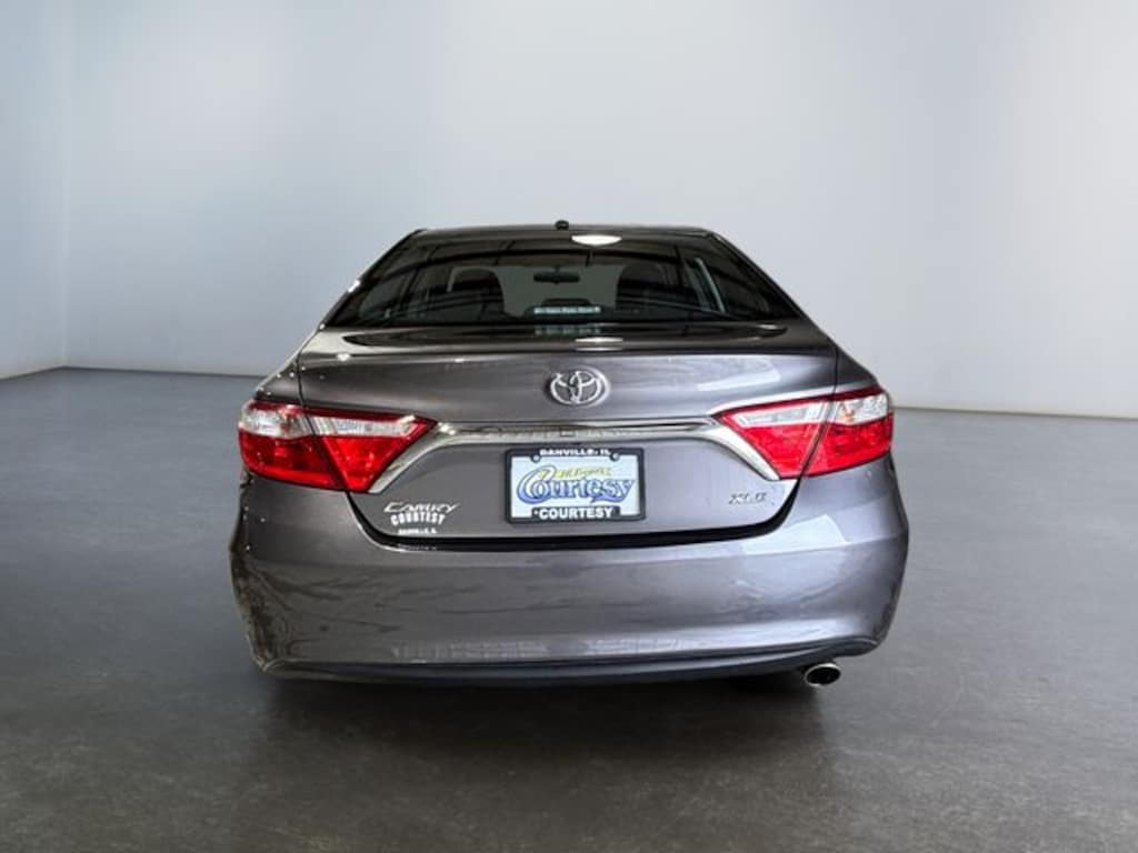 Used 2016 Toyota Camry XLE Sedan