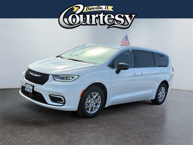 2026 Chrysler Pacifica Select's photo