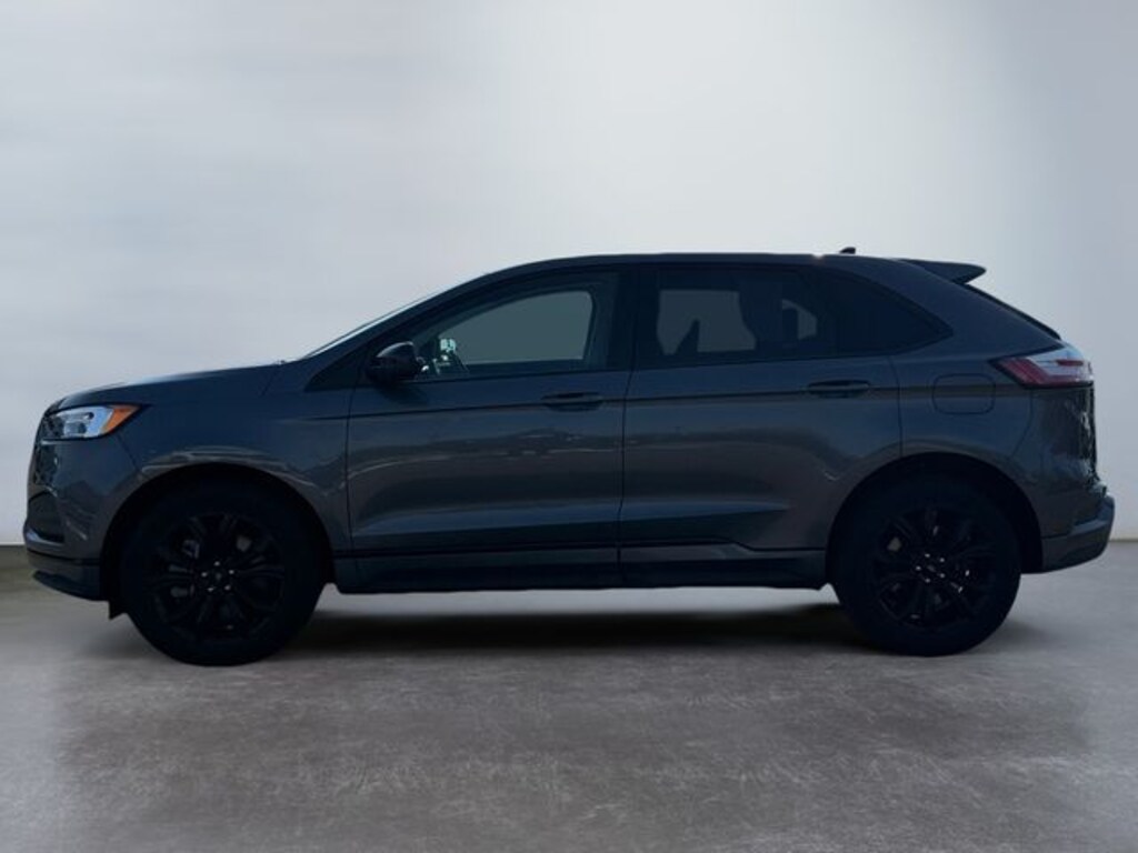 Used 2023 Ford Edge SE SUV