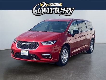 Featured new 2026 Chrysler Pacifica SELECT Passenger Van for sale in Danville, IL