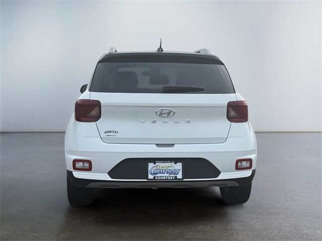 2023 Hyundai Venue Limited photo 3