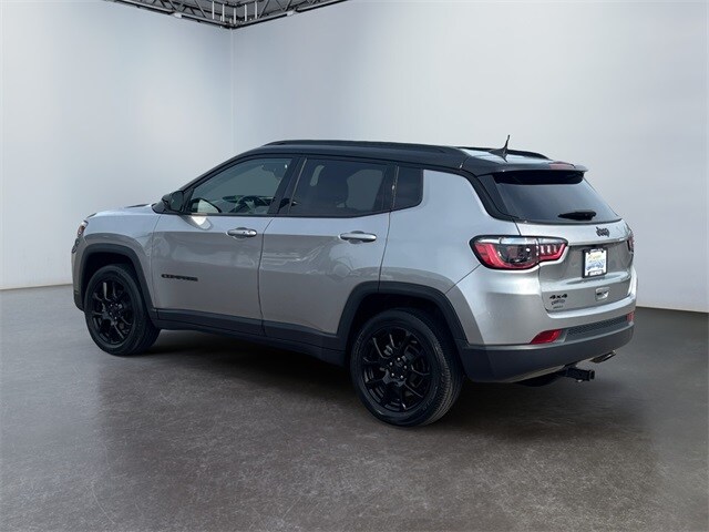 2022 Jeep Compass Altitude photo 2