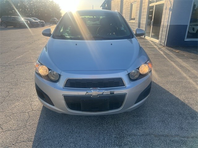 2015 Chevrolet Sonic LT photo 4