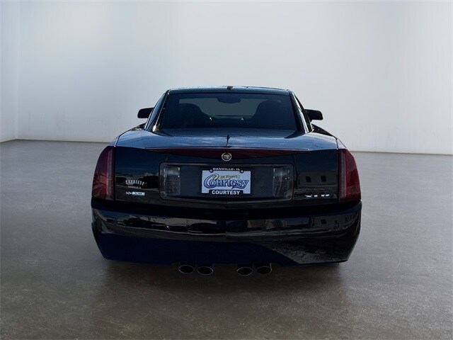 2005 Cadillac XLR Base photo 4