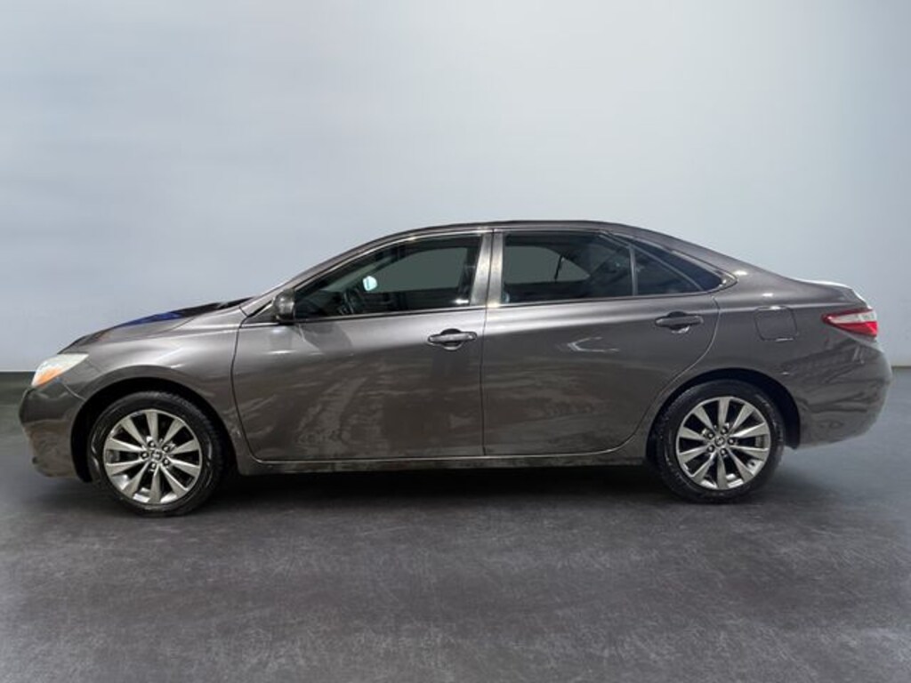 Used 2016 Toyota Camry XLE Sedan