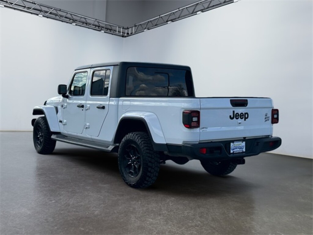 Used 2021 Jeep Gladiator Sport Truck Crew Cab