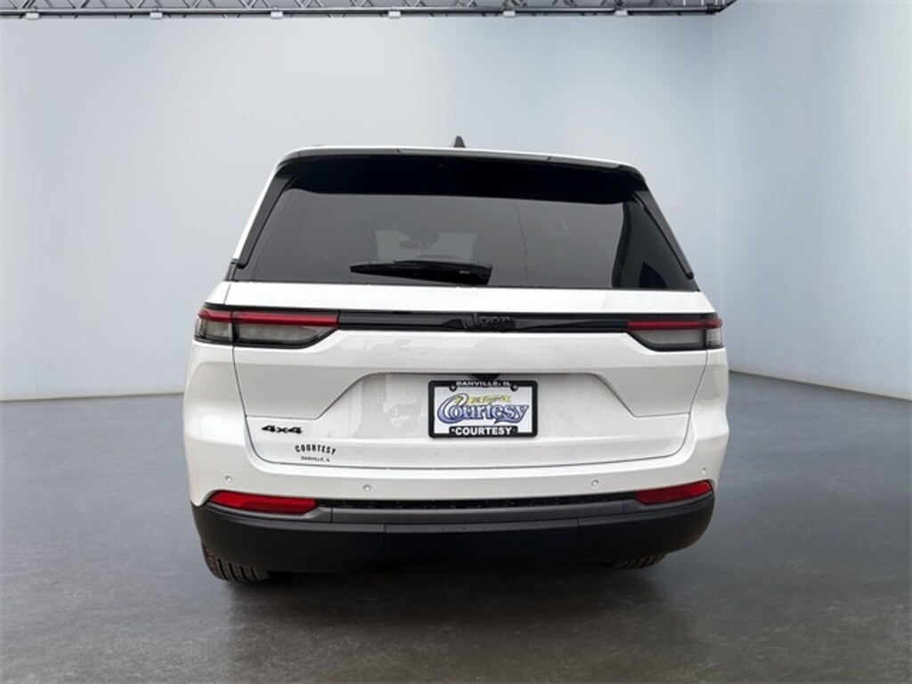 New 2026 Jeep Grand Cherokee LAREDO ALTITUDE 4X4 Sport Utility