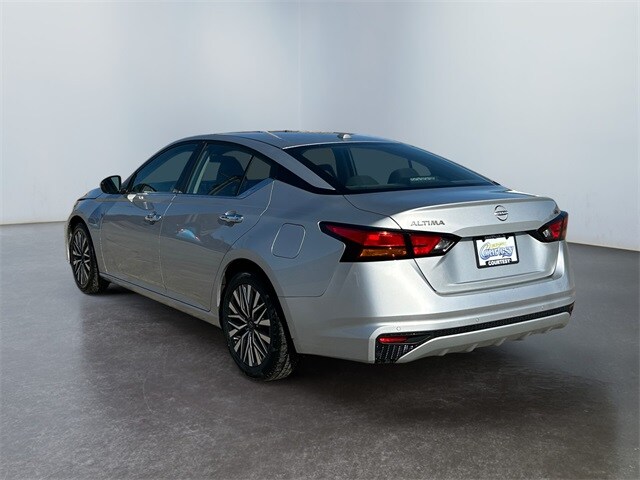 2023 Nissan Altima 2.5 SV photo 3
