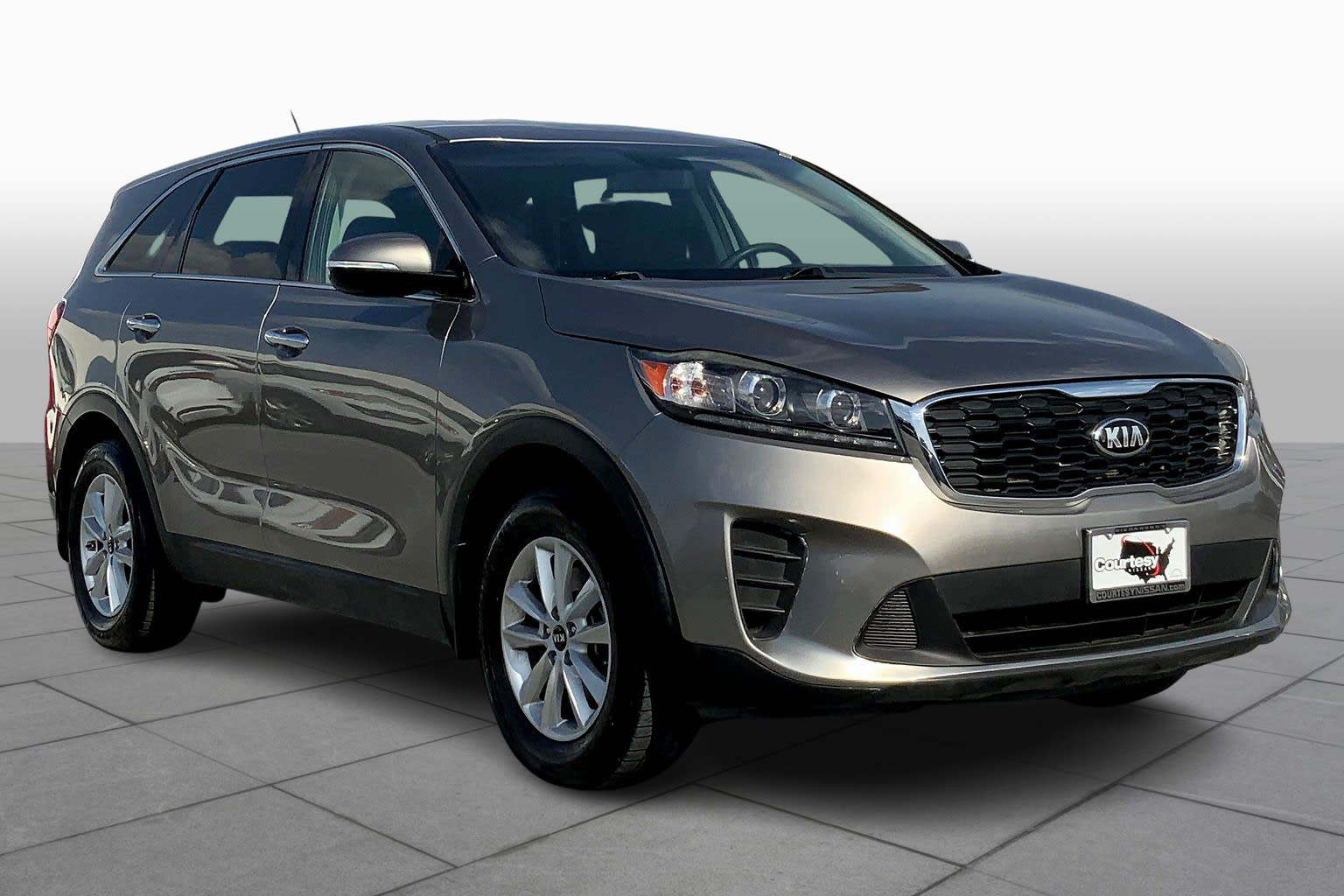 Used 2019 Kia Sorento L with VIN 5XYPG4A33KG520443 for sale in Houston, TX