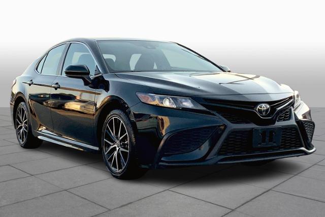 Used 2021 Toyota Camry SE with VIN 4T1G11AK5MU574072 for sale in Houston, TX